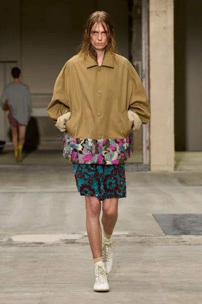Look 15